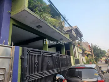 rumah 2 lantai SHM harga dibawah pasaran di kota bekasi strategis