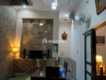 rumah 2 lantai SHM harga dibawah pasaran di kota bekasi strategis