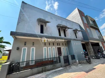 Rumah Kost 23 Kamar Full Penghuni dan Full Perabot dekat UNEJ Jember