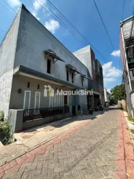 Rumah Kost 23 Kamar Full Penghuni dan Full Perabot dekat UNEJ Jember