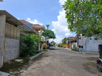 Rumah LT 180 di poros depan Perumahan Patrang Jember