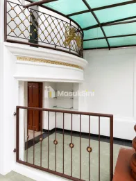 BISA KPR - Rumah Mewah 3 Lantai + Semi Basement di Cibinong Bogor