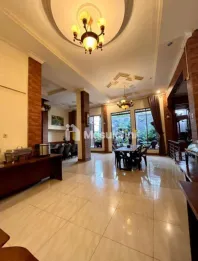 Di Jual Cepat Rumah 2 Lantai Plus Usaha Cafe & Resto