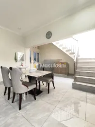 Dijual Cepat Rumah Siap Huni Mewah dan Murah 2 lantai. Jln Pekan baru Cikun