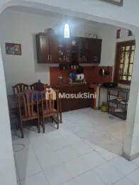 Dijual Rumah 1 1/2 Lantai di Pondok kopi Siap Huni