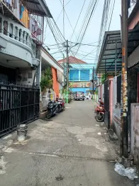 dijual rumah di Cengkareng Timur