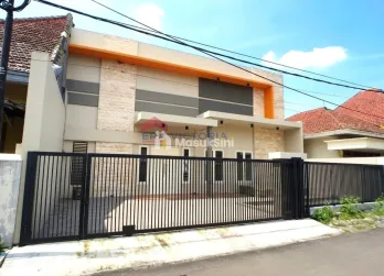 Dijual Rumah Strategis Di Tengah Kota Dekat Alun-alun Kota Malang