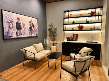 Jual Rumah Second Furnish Elite Lariz Wood Pakuwon Indah Surabaya Barat SHM bagus