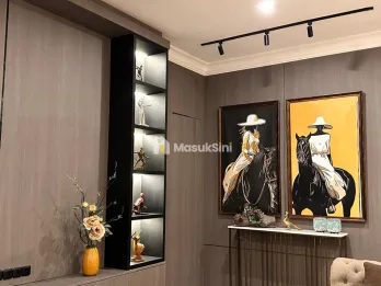 Jual Rumah Second Furnish Elite Lariz Wood Pakuwon Indah Surabaya Barat SHM bagus