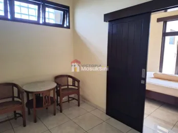 Rumah 2,5 Lantai Lokasi Strategis Akses Mudah