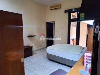 Rumah 2,5 Lantai Lokasi Strategis Akses Mudah