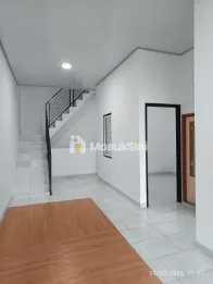Rumah 3 Lantai Cibubur Mansion Sertifikat SHM Siap Huni