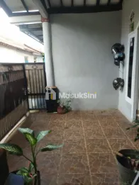 Rumah asri di kawasan pemukiman penduduk dan strategis bisnis bebas banjir