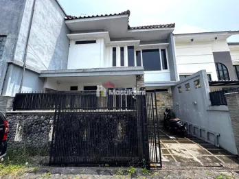 Rumah Jual Semi Furnished Strategis, Nyaman Cocok untuk Hunian Keluarga