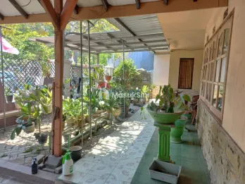 RUMAH LUAS 300 M², DALAM KOMPLEK PERUMAHAN & BEBAS BANJIR
