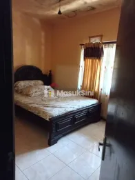 RUMAH LUAS 300 M², DALAM KOMPLEK PERUMAHAN & BEBAS BANJIR