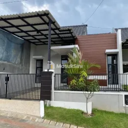 Rumah Minimalis Modern Dijual di Riverfront Urban Resort