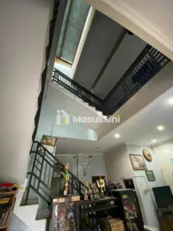 Rumah tingkat di Perumahant sekitar kobangdiklat II pasar rebo Jakarta Timur