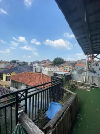 Rumah tingkat di Perumahant sekitar kobangdiklat II pasar rebo Jakarta Timur