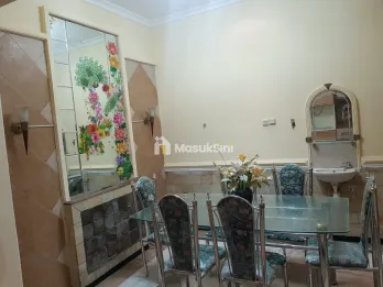 Sewa Rumah Dharmahusada Indah 2 lantai Dekat Atlas Sport, Kampus Unair Surabaya Timur