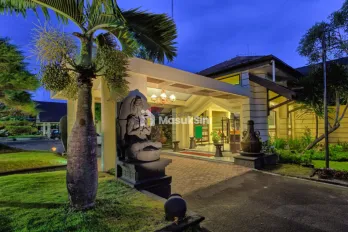 Dijual Hotel Fully Furnished, Dekat RS Permata Bunda&RRI, Parkir Luas