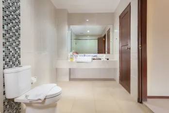 Dijual Hotel Fully Furnished, Dekat RS Permata Bunda&RRI, Parkir Luas