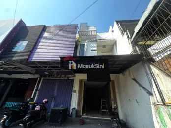 Dijual Ruko 2 Lantai Siap Pakai di Poros Utama, Akses Cepat Tol Madyopuro