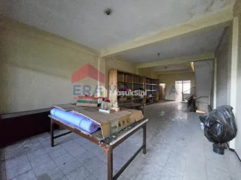 Dijual Ruko 3 Lantai Lokasi Strategis Poros Jalan