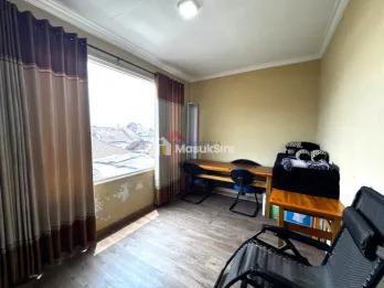 Dijual Rumah 2 Lantai Semi Furnished Cocok Untuk Villa Di Batu