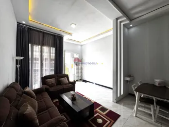 Dijual Rumah 2 Lantai Semi Furnished Lokasi Strategis