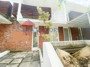 Dijual Rumah Harga Menarik dalam Perumahan Elite dekat Universitas Machung