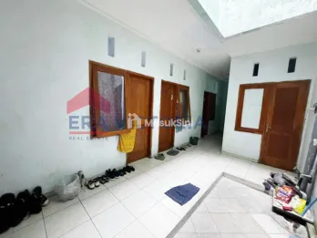Dijual Rumah + Kost Lokasi Strategis Dekat Kampus ABM, HWA IND & Pasar