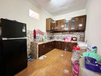 Dijual Rumah Sangat Terawat di Kawasan Elit Araya