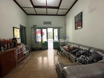 Dijual Rumah Tanah Luas&Bangunan Besar Di Lawang Depan Sekolah Santa Maria