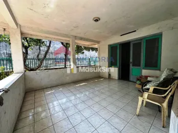 Dijual Rumah Tanah Luas&Bangunan Besar Di Lawang Depan Sekolah Santa Maria
