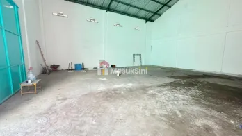 Disewakan Gudang Strategis di Kawasan Blimbing dengan Akses Jalan Ramai