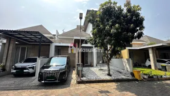 Disewakan Rumah Full Furnished Perumahan Mewah Dekat Pusat Perbelanjaan
