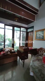 RUMAH 2 LANTAI SIAP HUNI HADAP TAMAN DAN BOULEVARD