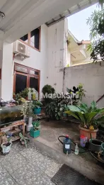 RUMAH 2 LANTAI SIAP HUNI HADAP TAMAN DAN BOULEVARD