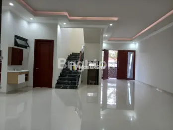 RUMAH BARU GRESS ARAYA MALANG