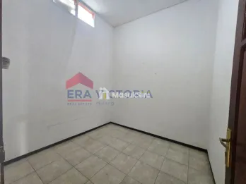 Rumah Disewakan Lokasi Strategis Nyaman & Halaman Luas Cocok Utk Hunian