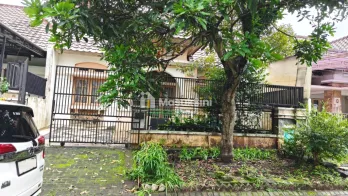 Rumah Modern Siap Huni Dijual Villa Golf Araya