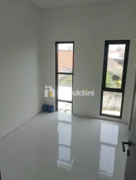 Rumah murah 2 lantai di jatiwaringin