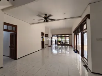 Rumah Sewa Cocok untuk Kantor di Tengah Kota Malang