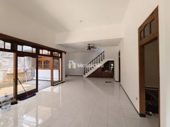 Rumah Sewa Cocok untuk Kantor di Tengah Kota Malang