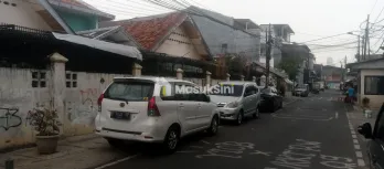 Rumah Strategis 2 lt Tanah Luas .Di Kalibaru Timur , Bungur ,Senen , Jakarta Pusat .