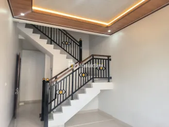 Rumahn Non Town House American Luxury